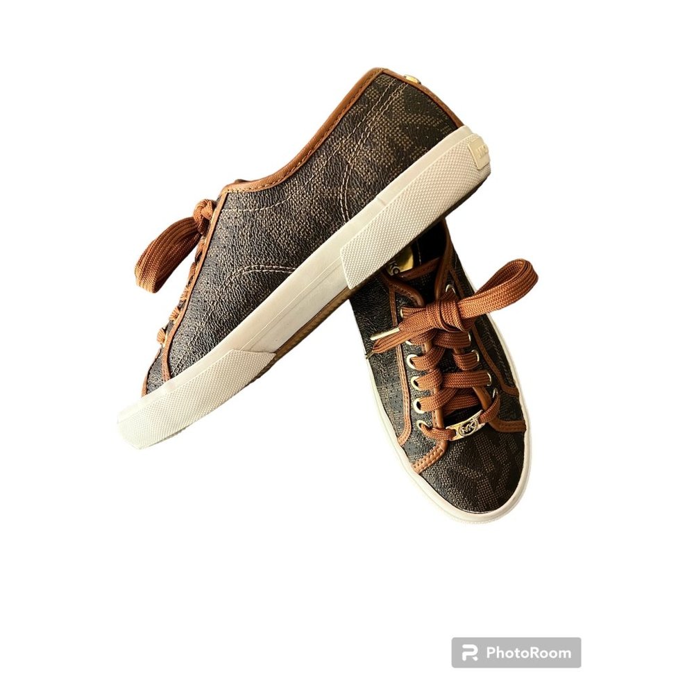 Michael Kors Monogram Sneaker - Picture 5 of 7